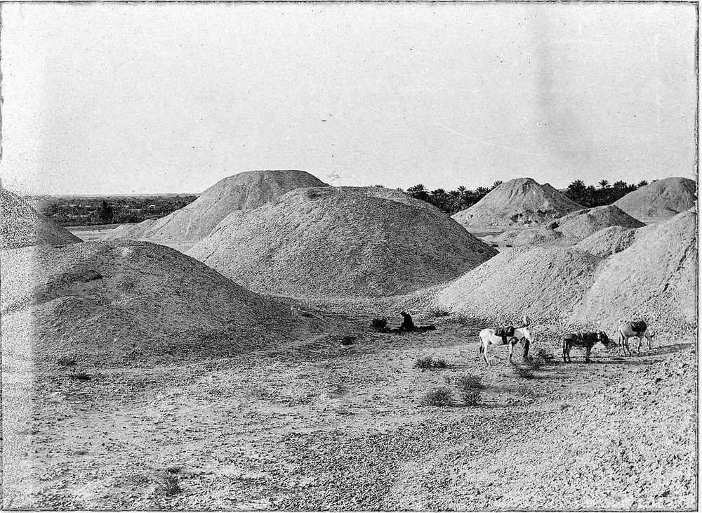 Dilmun Burial Mounds (A'ali) — Burial Mounds in Bahrain 1918.jpg
